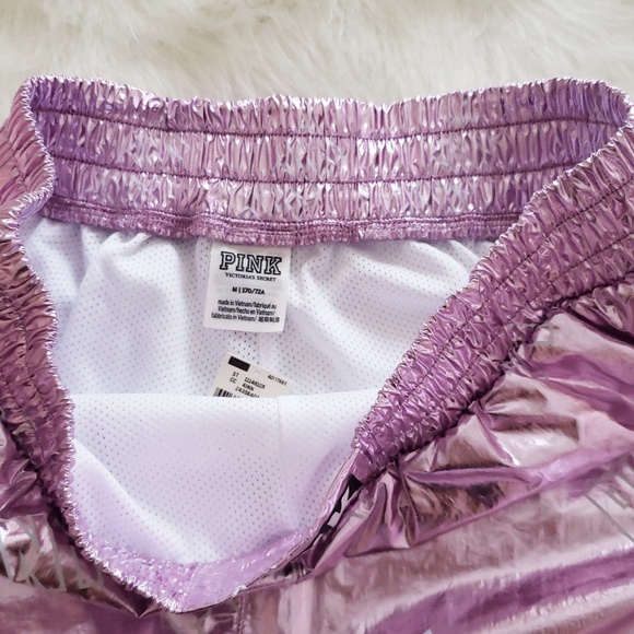 PINK holographic shorts - Picture 2 of 2